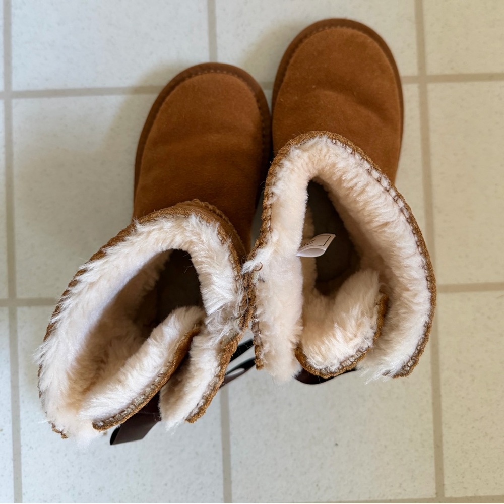 NWOT girls 29 UGG Chestnut Suede Shearling-Lined Slip-On Boots